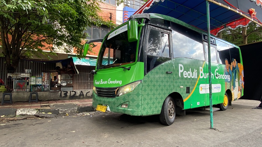 Sebanyak 75 unit perangkat telekomunikasi ilegal hasil operasi penertiban penggunaan spektrum frekuensi radio itu dimusnahkan karena menimbulkan gangguan layanan komunikasi publik.