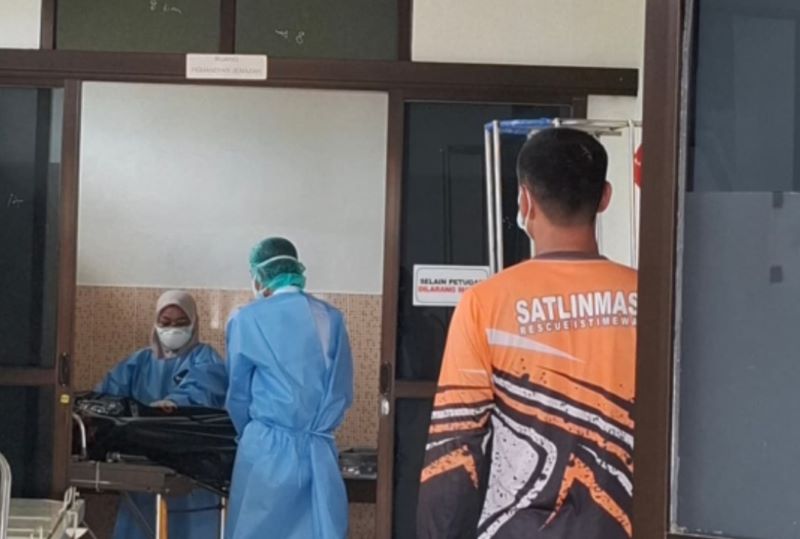 LAKA LAUT: Nelayan bernama Harun, 40, ditemukan dalam kondisi meninggal dunia di perairan selatan Baron.
