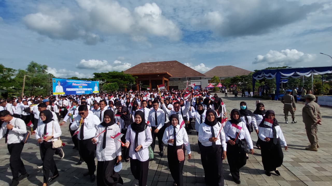 PPPK Paruh Waktu menerima SK pengangkatan yang telah dinanti sejak lama.