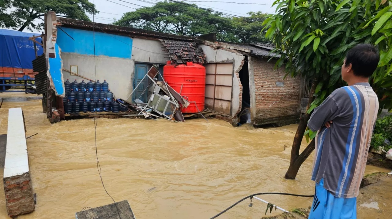 Banjir di kawasan Pantura Juwana-Batangan pada Kamis pagi (11/12) Sumber: Radar Pati