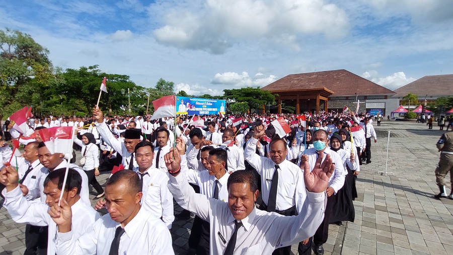PENGANGKATAN: PPPK Paruh Waktu Kulon Progo bersemangat setlah menerima SK Pengangkatan.
