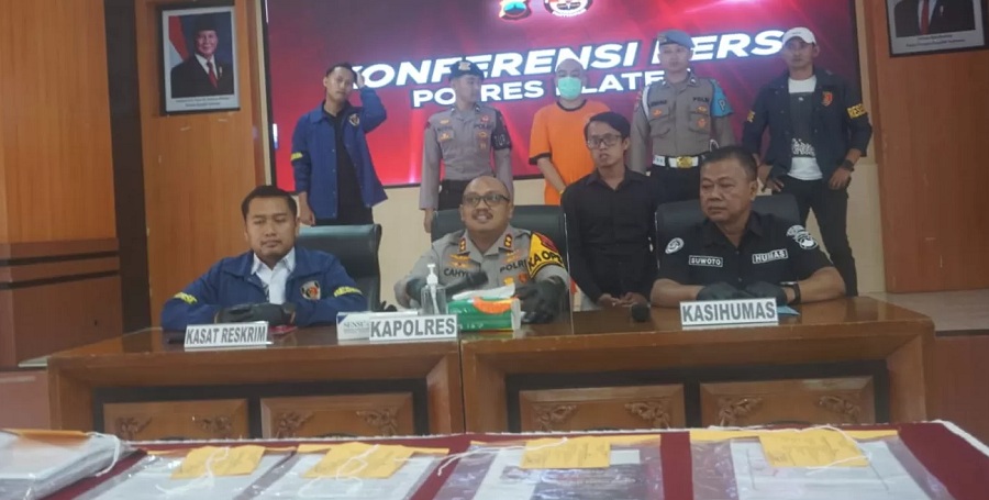 Kapolres Klaten AKBP Nur Cahyo Ari Prasetyo memberikan keterangan terkait kasus penggelapan uang dengan tersangka pihak wedding organizer (WO).