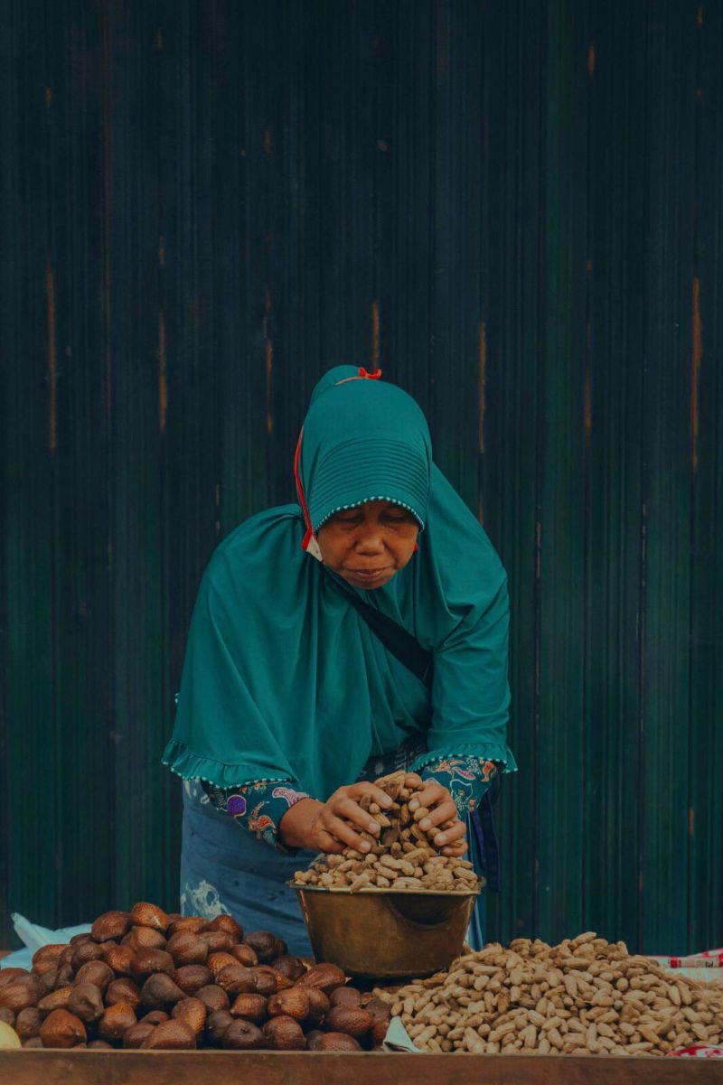 Pedagang perempuan.