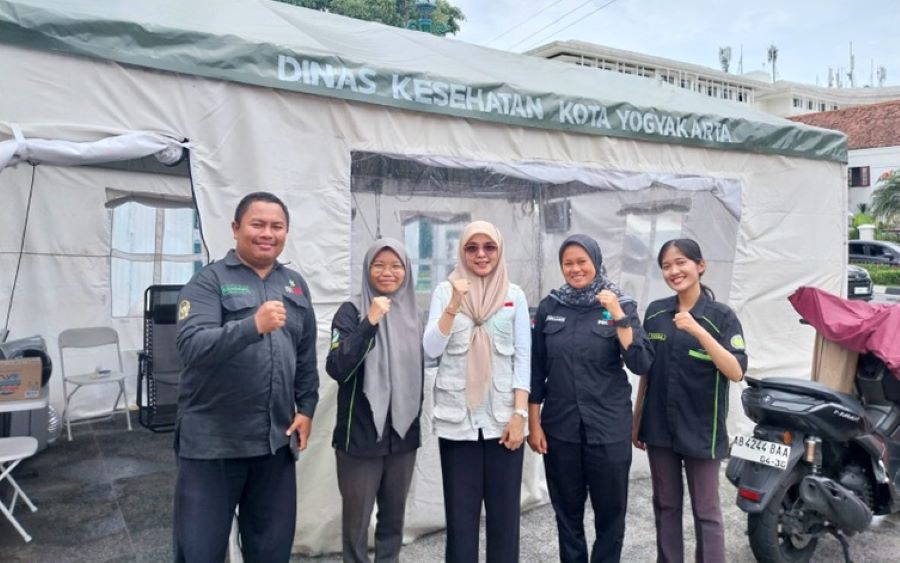 Saka Bakti Husada ikut turut andil dalam pos siaga kesehatan di momen liburan Nataru 2025 di kota yogyakarta