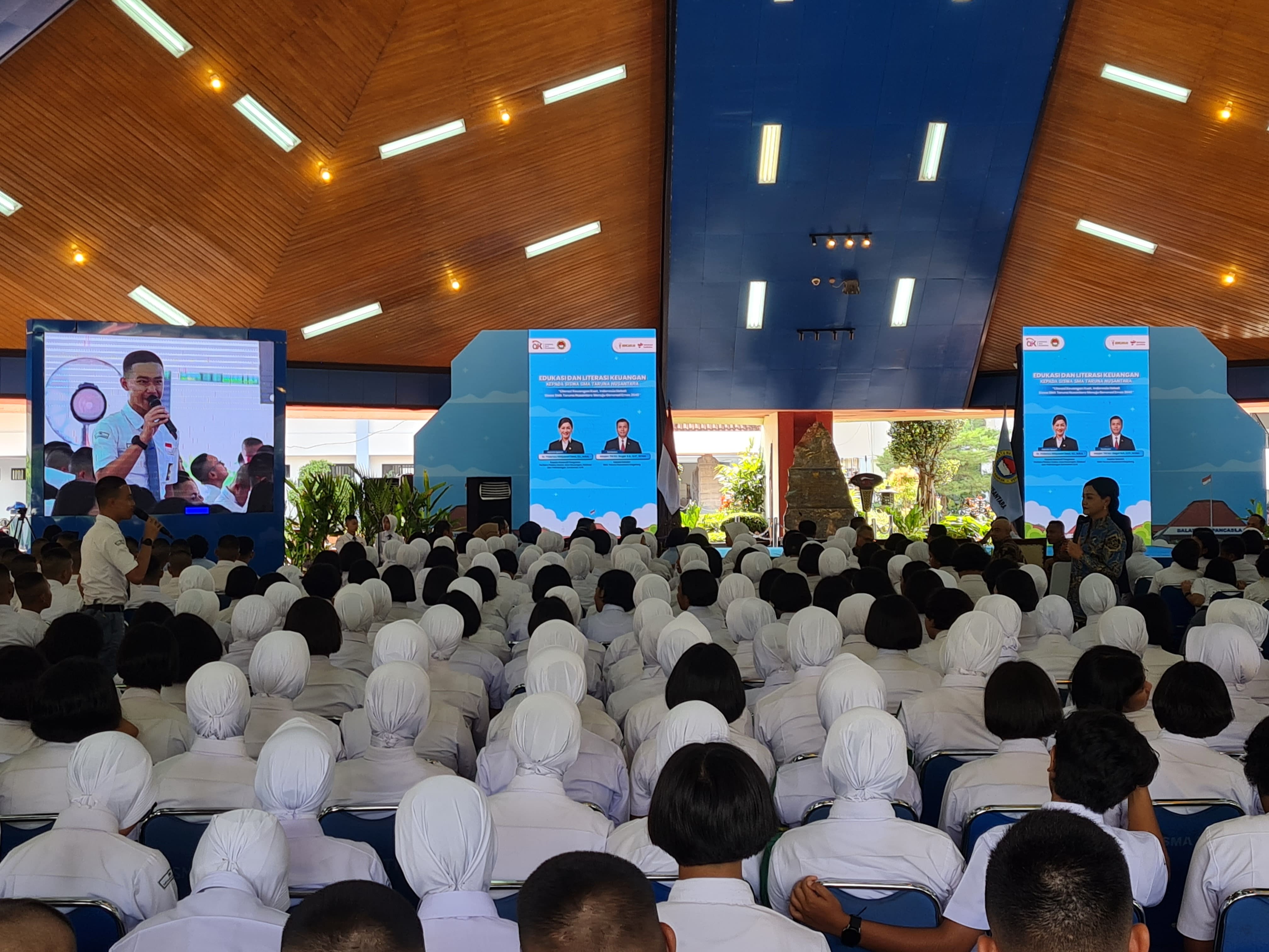 OJK Bekali Siswa Literasi Keuangan sejak Dini Cegah Jerat Pinjol, Judol, hingga Masalah Rekam Jejak Finansial