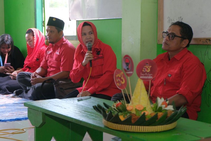 SEREMONIAL: DPC PDIP Kota Magelang menggelar doa bersama dan tasyakuran di sejumlah titik, Sabtu (10/1).