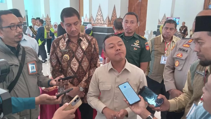 Wamen Dikdasmen Riza Ul Haq beberkan PR pendidikan di Sukoharjo.