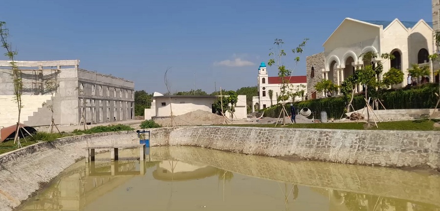 Proyek pembangunan Holyland di Dusun Kepuh Lor, Desa Karangturi, Gondangrejo, Karanganyar.  &nbsp;