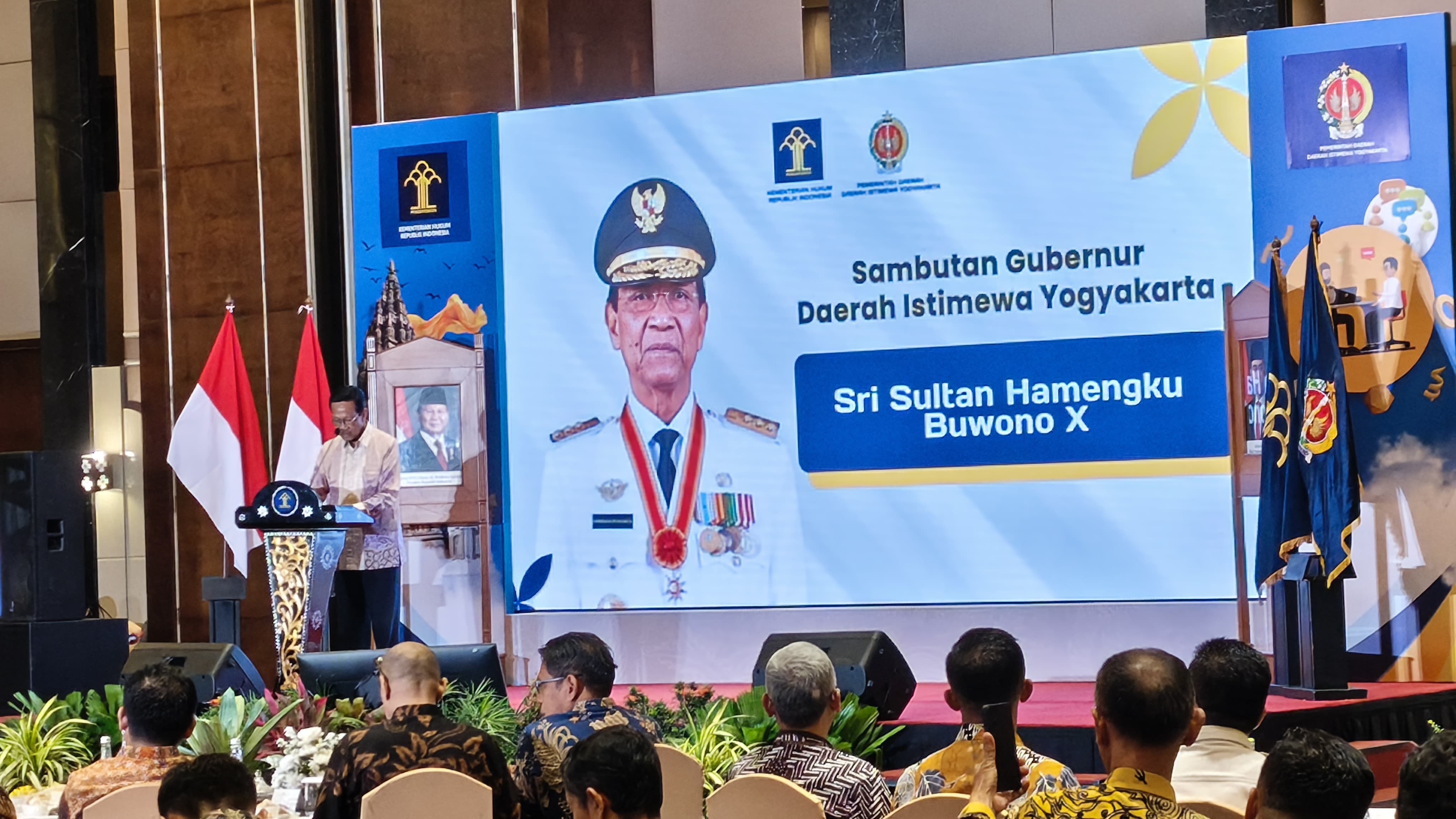 Gubernur DIJ Hamengku Buwono (HB) X saat menghadiri acara peresmian Posbakum Desa dan Kalurahan di Hotel Royal Amburrukmo, Sleman, Selasa (20/1).