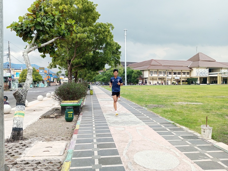 Pascarelokasi PKL, Alun-alun Wonosari kini ramai dikunjungi warga Gunungkidul untuk melakukan aktivitas olahraga.