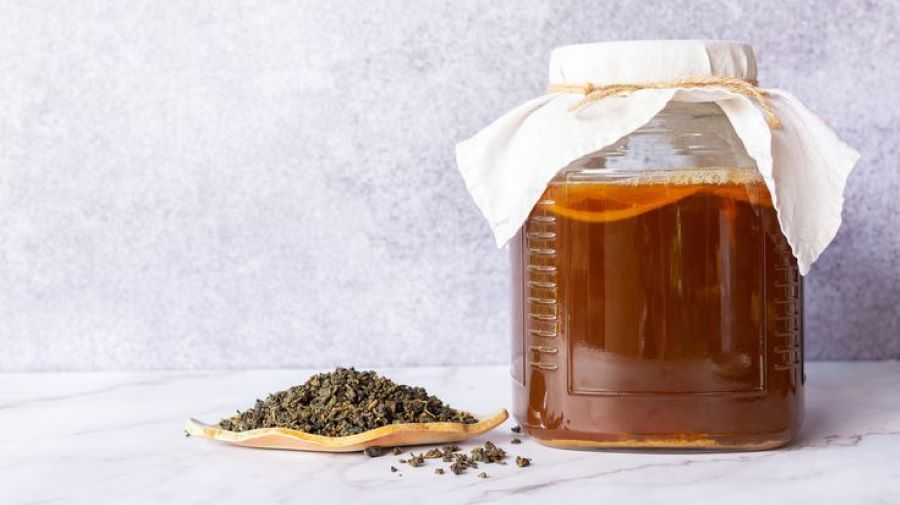 kombucha dalam jar yang tertutup rapat (pinterest)