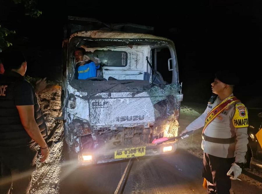 Anggota Polres Klaten melakukan olah TKP di kawasan Sungai Ngancar, Desa Beteng, Kecamatan Jatinom, Klaten, Rabu (4/2/2026) malam.