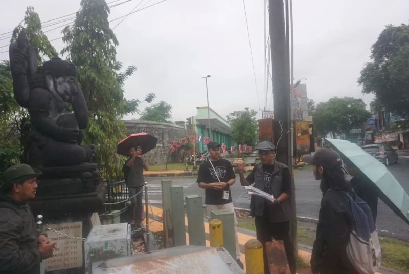Kegiatan menelusuri jejak kolonial di Kota Klaten lewat kegiatan walking tour yang digagas Komunitas Klaten Lampau.