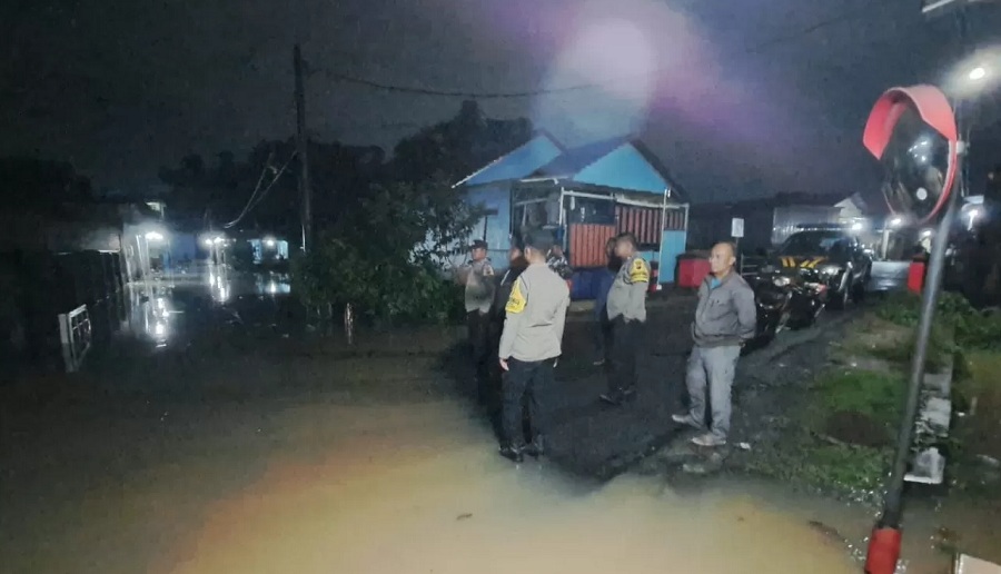 Banjir Sukoharjo menyebabkan empat kecamatan tergenang air dan ratusan orang mengungsi, Senin dini hari (23/2/2026).