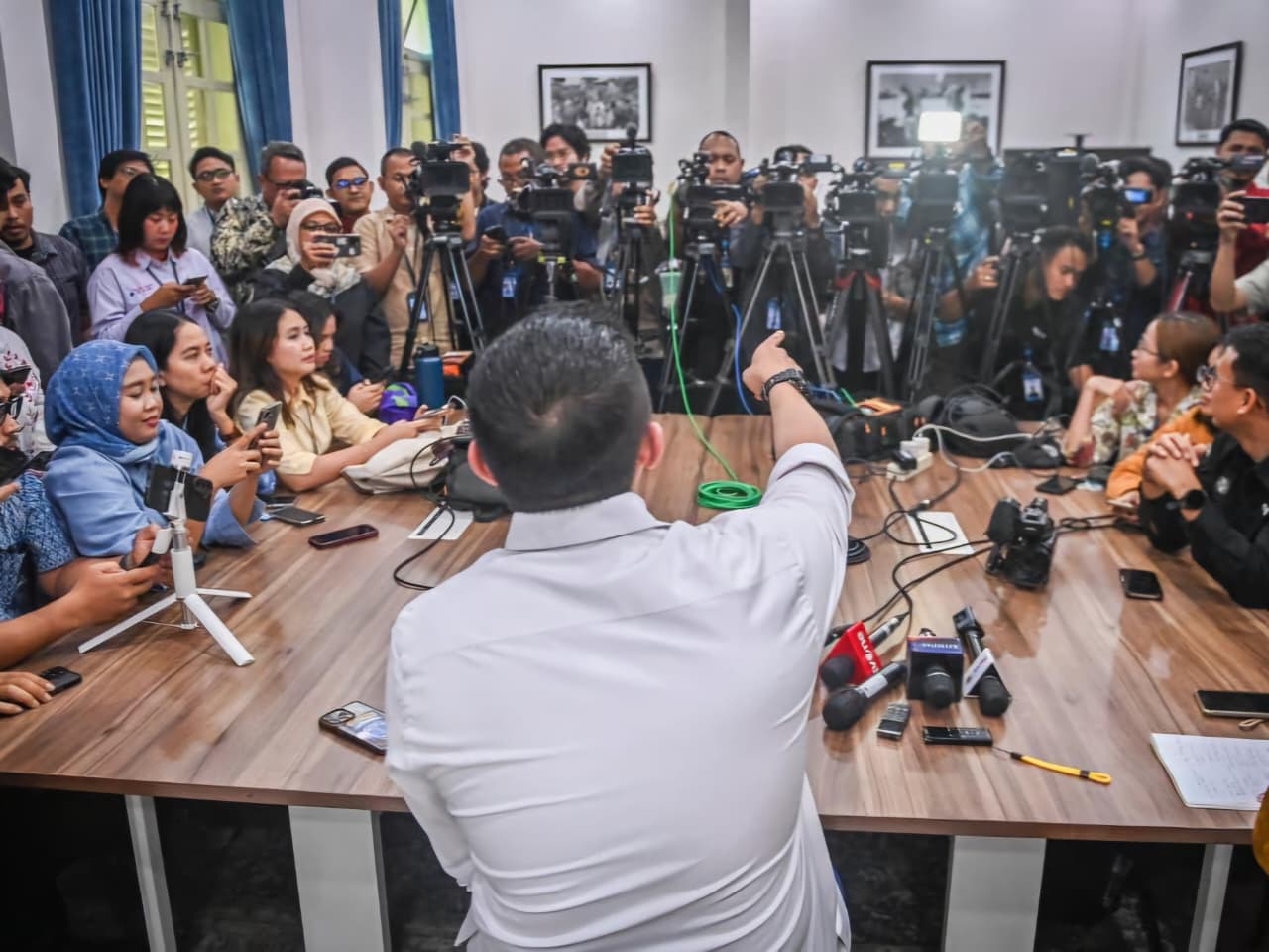 Seskab dalam keterangannya di hadapan awak media di lingkungan Istana Kepresidenan (Kementerian Sekretariat Negara).