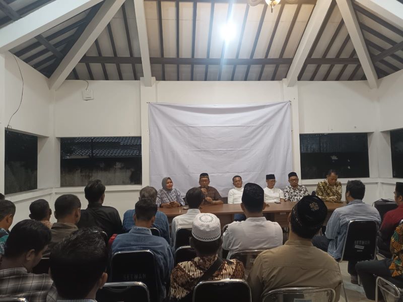 MOMENTUM: Unsur pimpinan DPRD Purworejo buka puasa bersama dengan pegawai pemerintah dengan perjanjian kerja (PPPK) paruh waktu Sabtu (7/3).  