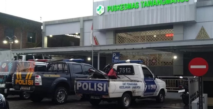 Dua korban meninggal dalam kecelakaan di Tawangmangu sempat dilarikan ke puskesmas.