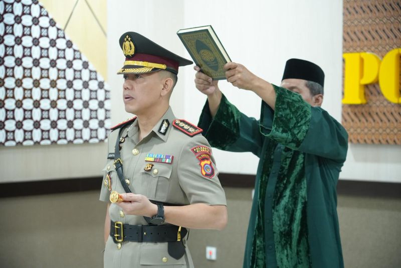 Kombes Pol Adhitya Panji Anom disumpah jabatan sebagai Kapolresta Sleman, Pelantikan dilakukan di Mapolda DIY, Selasa (11/3/2026).