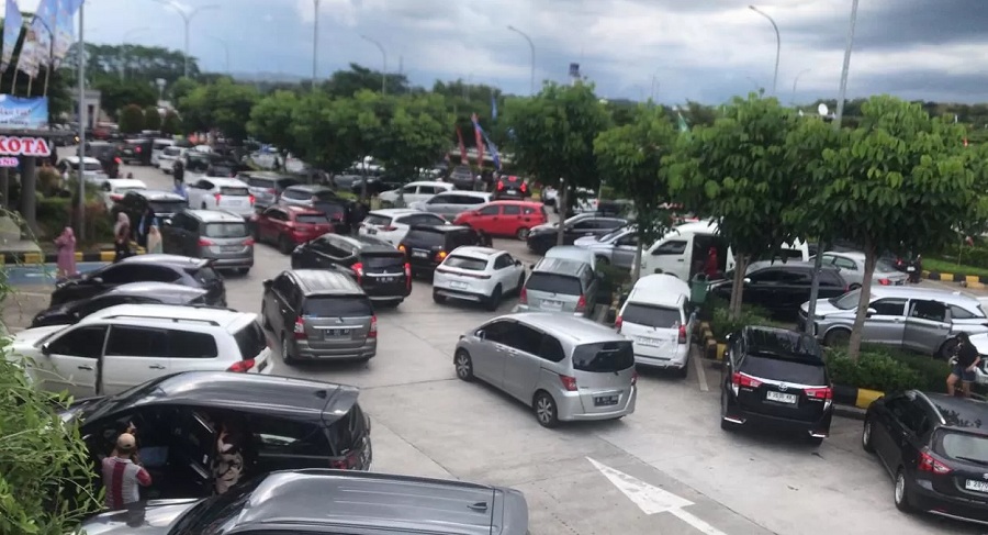 Ilustrasi kondisi Rest Area 487 A saat puncak arus mudik Lebaran.