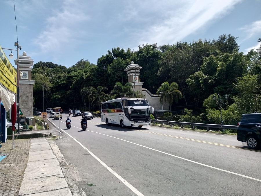Jalur Patuk menjadi jalan utama menuju berbagai destinasi wisata di Gunungkidul.