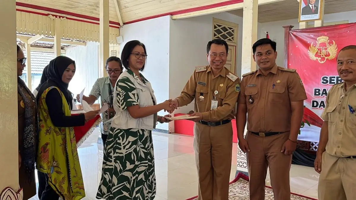 SEREMONI: GKR Mangkubumi menyerahkan 72 serat kekancingan kepada warga Karangasem, Paliyan, Gunungkidul Senin (6/4/2026). Dokumentasi/Pemkab Gunungkidul


&nbsp;