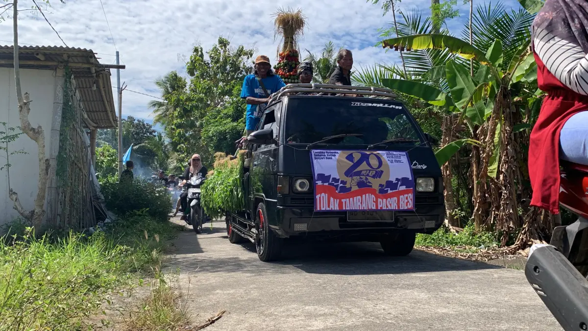 Warga pesisir Pantai Selatan Kulon Progo memperingati 20 Tahun perjuangan melawan proyek pasir besi.
