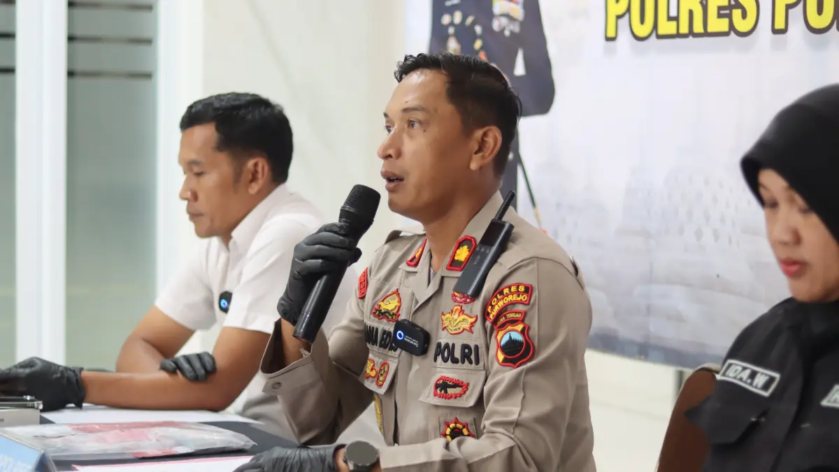 Wakapolres Purworejo Kompol Nana Edi Sugito memimpin pengungkapan perkara penipuan dengan modus investasi bodong yang dikendalikan dari Kamboja. (Dokumentasi Polres Purworejo)

