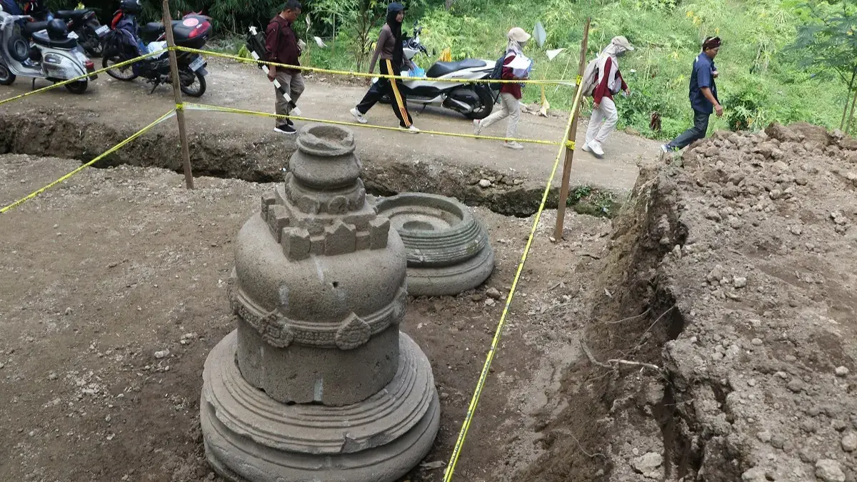 Lokasi penemuan stupa candi di Desa Nepen, Kecamatan Teras, Boyolali yang telah dipasang garis polisi.&nbsp;(ARIEF BUDIMAN/RADAR SOLO)