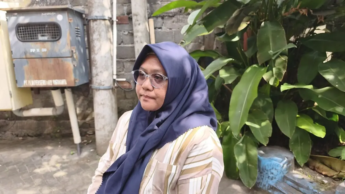 Caption: Foto Anastacia Niken, selaku ibu almarhumah Naura Dwi Meydita Putri, usai menjalani pemeriksaan lanjutan di Ditreskrimsus Polda DIY. Fahmi Fahriza/Radar Jogja
