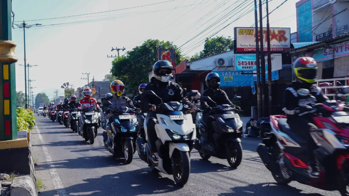Astra Motor Yogyakarta selaku main dealer sepeda motor Honda wilayah Yogyakarta, Kedu, dan Banyumas, memberangkatkan 10 bikers perwakilan komunitas ke Lombok, Nusa Tenggara Barat (NTB).