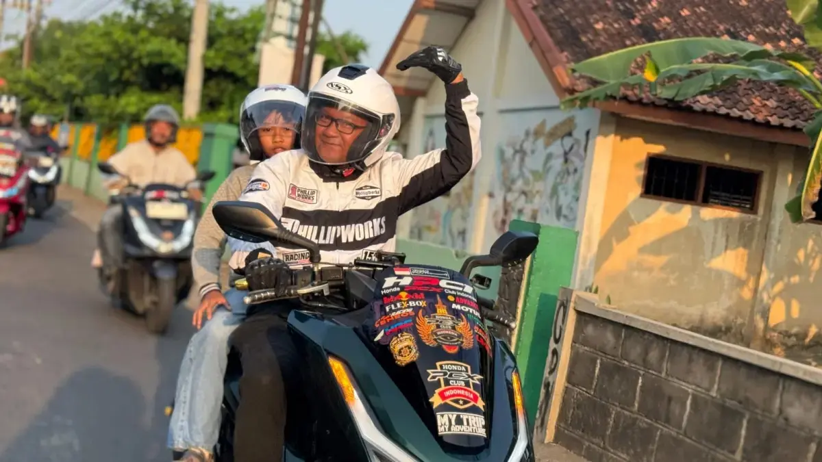 Astra Motor Yogyakarta sukses menggelar acara bertajuk Astra Motor Menyapa Desa Wisata Krebet dengan mengusung tema Aman Berkendara, Nyaman Bersama.