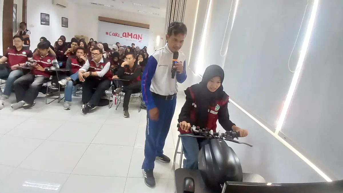 Saat berkendara di jalan raya seringkali kita dihadapi oleh situasi yang dapat memancing emosi kita dan hal tersebut akan sangat berpengaruh terhadap pengendalian diri dalam berkendara salah satunya saat mengendarai sepeda motor.
