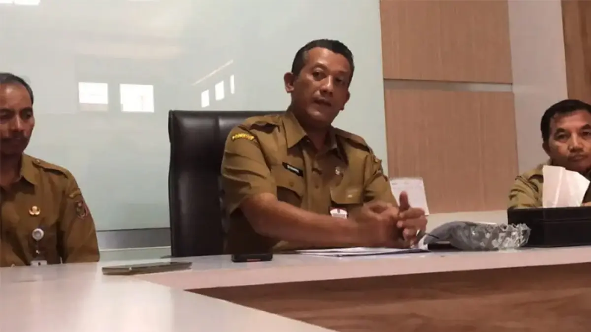 Sekda Boyolali M.Syawalludin beri keterangan di hadapan awak media, Senin (13/7). (Abdul Khofid/Radar Solo)