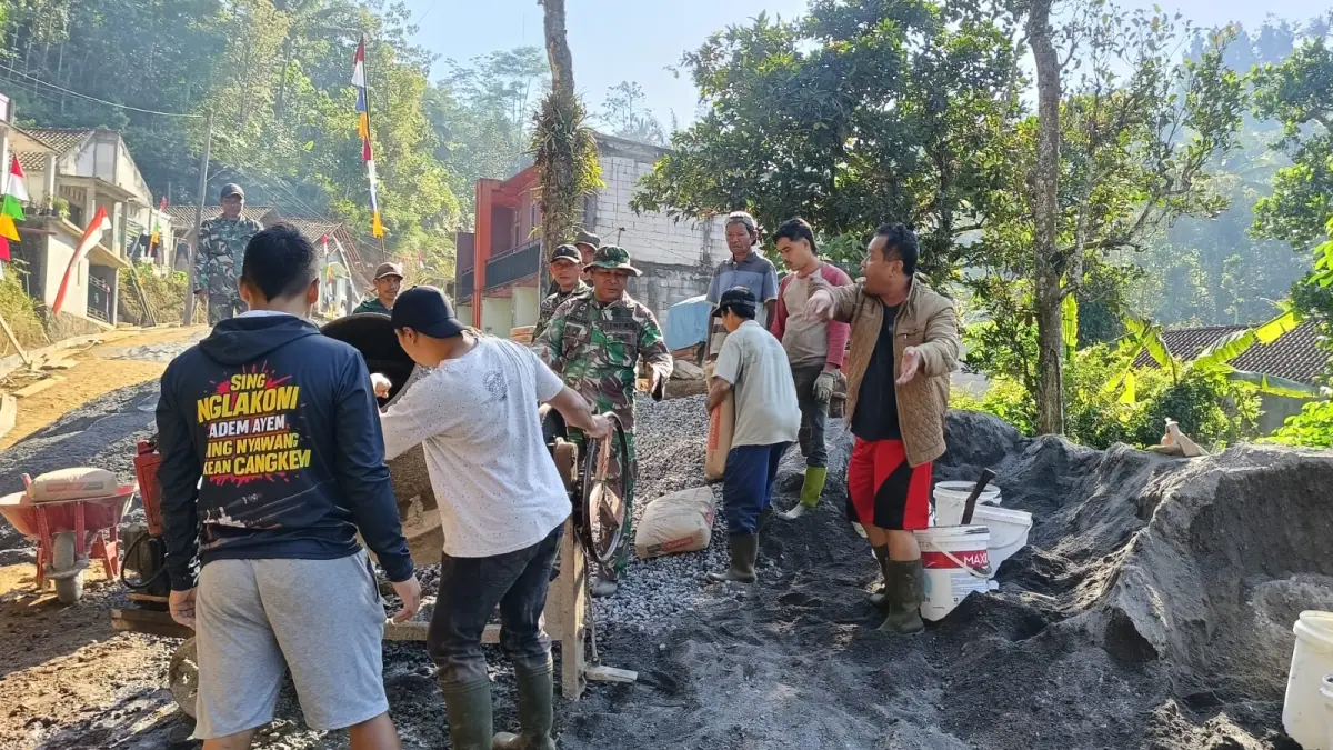 Kebersamaan Satgas TMMD dan Warga di Purworejo