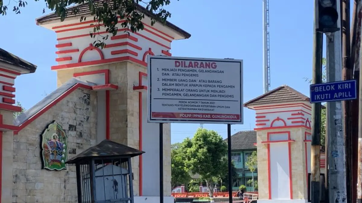 Papan larangan baru yang dipasang Satpol PP Kabupaten Gunungkidul. (Dzika Fajar/Radar Purworejo)