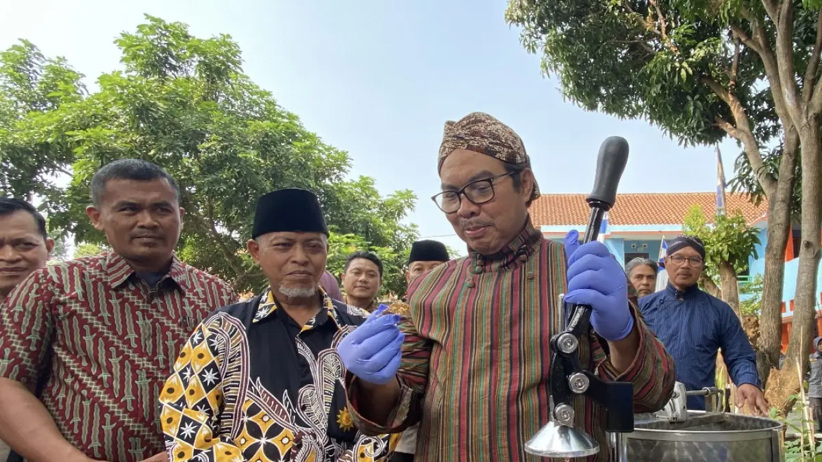 Panen madu Surya Asy-Sifa yang diproduksi oleh anak-anak Panti Asuhan Yatim Putra Muhammadiyah Jogja, dihadiri langsung oleh Wali Kota Jogja Hasto Wardoyo, Kamis (30/7).