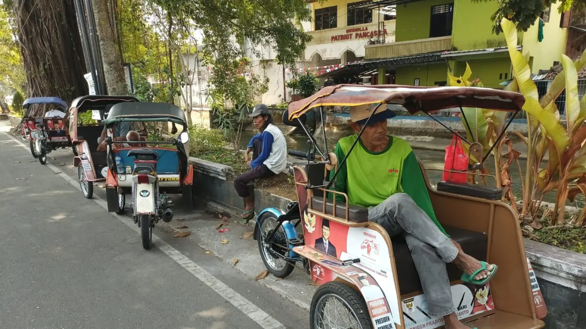Bantuan Becak Listrik Presiden di Purworejo Belum Mendongkrak Pendapatan Abang Becak

