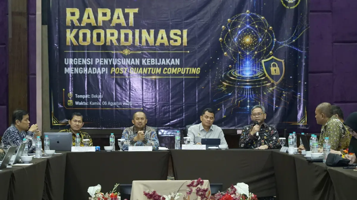 Kemenko Polkam, BSSN, Telkom, serta perwakilan kementerian, lembaga, industri, akademisi, dan komunitas keamanan siber memperkuat kolaborasi nasional melalui Rapat Koordinasi Urgensi Penyusunan Kebijakan Menghadapi Post-Quantum Computing (PQC), Kamis (6/8).