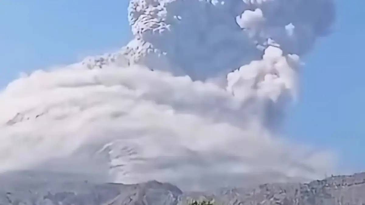 Gunung Lewotobi Laki-laki, erupsi gunung api, Flores Timur, NTT, gunung berapi