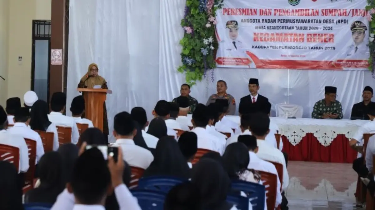 SINERGI: Bupati Purworejo Yuli Hastuti hadir dalam pelantikan BPD se Kecamatan Grabag di Balai Desa Ketawangrejo. (Dokumentasi Prokopim Purworejo)