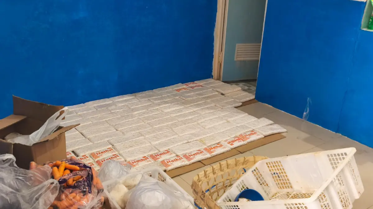 Kondisi SPPG Sukorejo 2 Blora, tempe dijajar hingga pintu toilet. (ISTIMEWA)