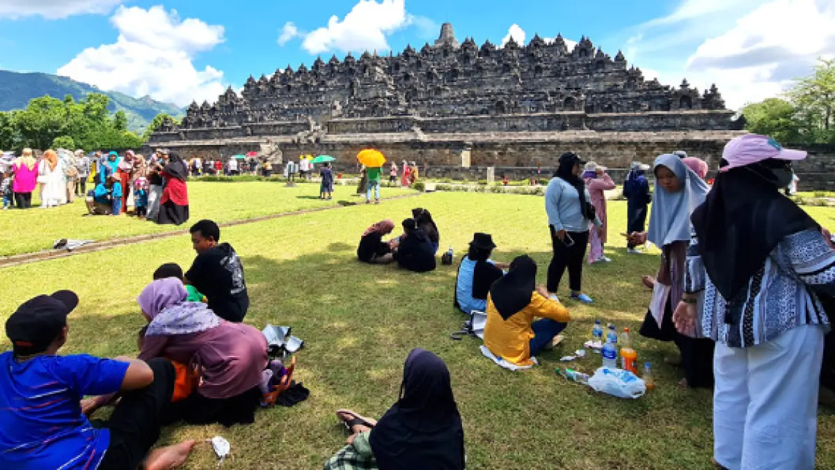 Wisatawan berkunjung ke Candi Borobudur Magelang (Dok Jawa Pos)