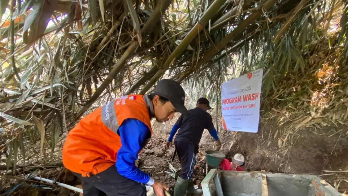 Dulu Harus Jauh Mencari Air, Kini Rumah Zakat Bantu Warga Cibuntu Akses Air Bersih