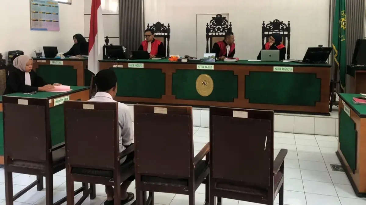 Sidang pembunuhan mertua dengan terdakwa Purwadi Wahyudi, menantu korban di Pengadilan Negeri (PN) Boyolali, Selasa (22/9). (ABDUL KHOFID/RADAR SOLO)