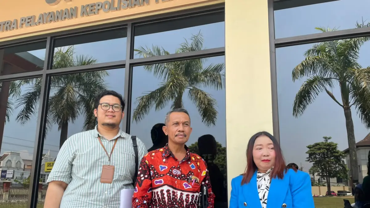 Istri Tersangka Dugaan Pemerkosaan Ponpes Ash-Sholihah Bawa DM Instagram ke Polda DIY