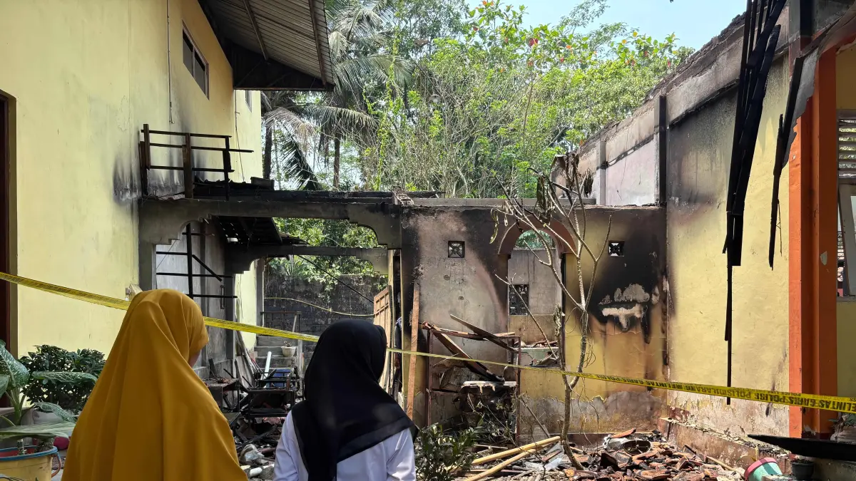 Bangunan perpustakaan di SMP Negeri 1 Tegalrejo terbakar, Selasa (29/9) dini hari.