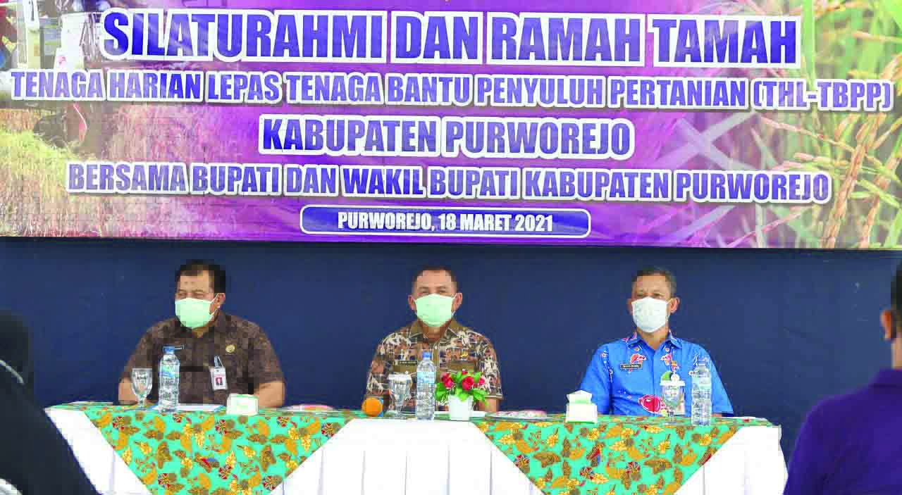 Bupati Purworejo RH Agus Bastian saat menghadiri silaturahmi dan ramah tamah bersama THL-TBPP Kabupaten Purworejo di Hotel Ganesha, kemarin.