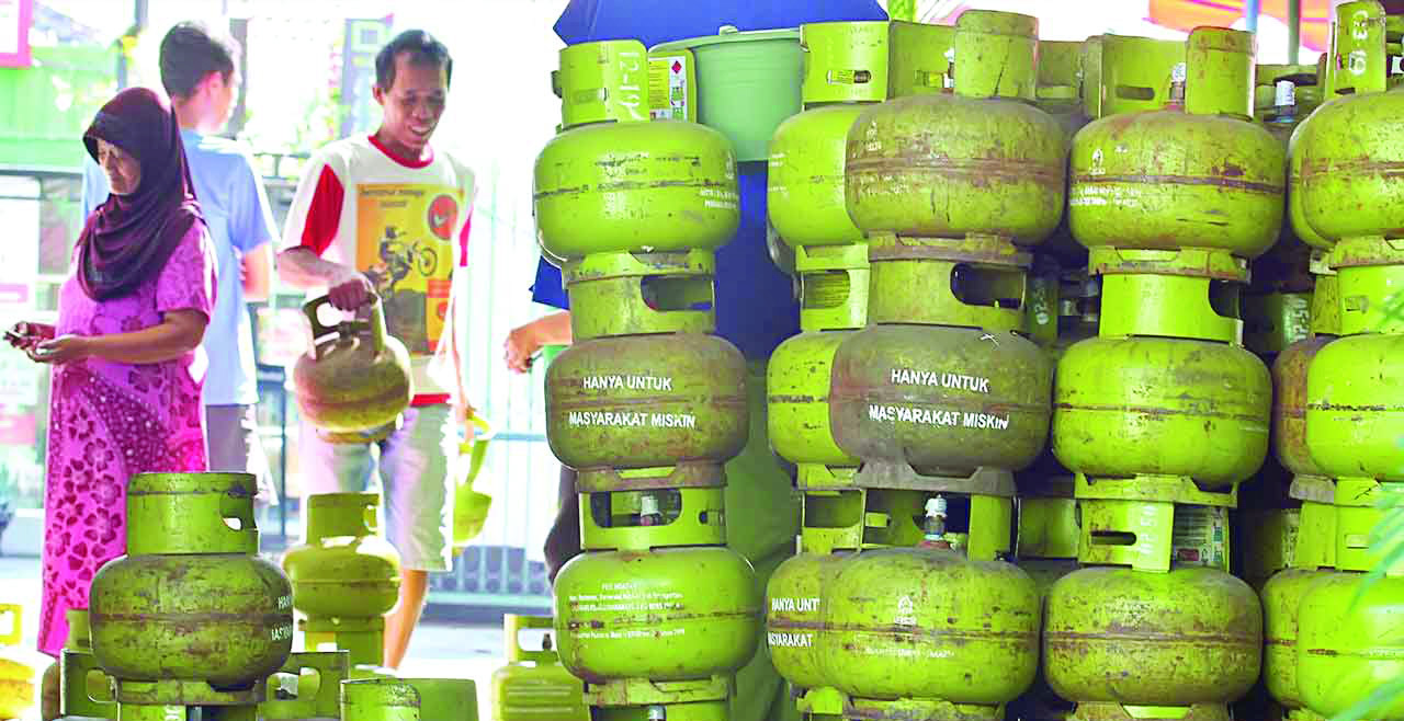 Selama Ramadan dan menyambut Hari Raya Idul Fitri, permintaan gas melon di masyarakat mengalami peningkatan. Selain untuk rumah tangga, juga kebutuhan para pelaku usaha. Khususnya kuliner.