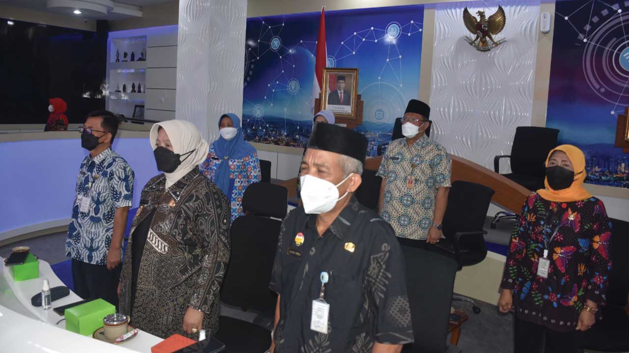 INTENSIF: Wabup Purworejo Yuli Hastuti dalam Bridging Leadership Bangga Kencana yang digelar secara virtual di Comen center Dinkominfo Purworejo Kamis (29/7). (ISTIMEWA )