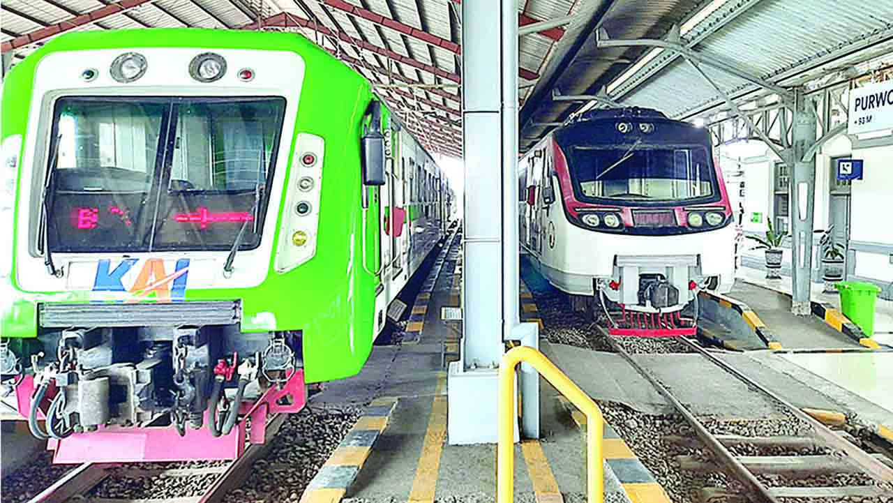 Beberapa KA lokal yang dioperasikan untuk mendukung PPKM Darurat. Kereta dikhususkan bagi pekerja sektor esensial dan kritikal.
